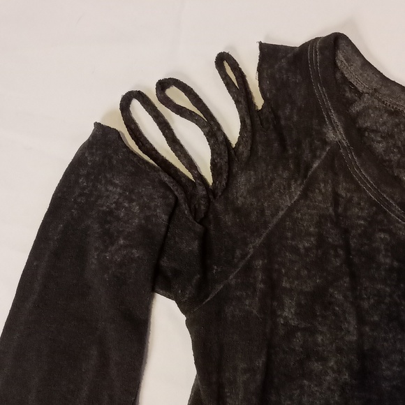 Women's size medium sweater with arm slits - Picture 5 of 6